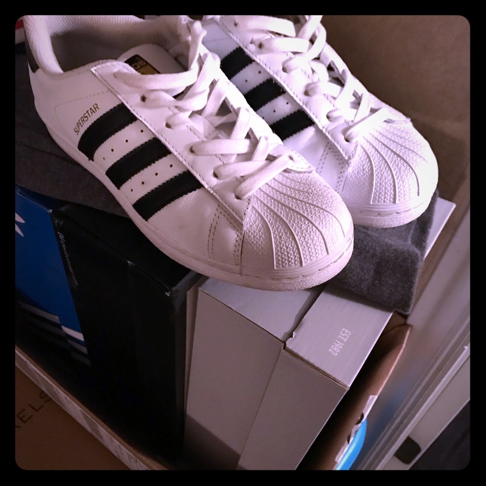 Adidas black/white shoe